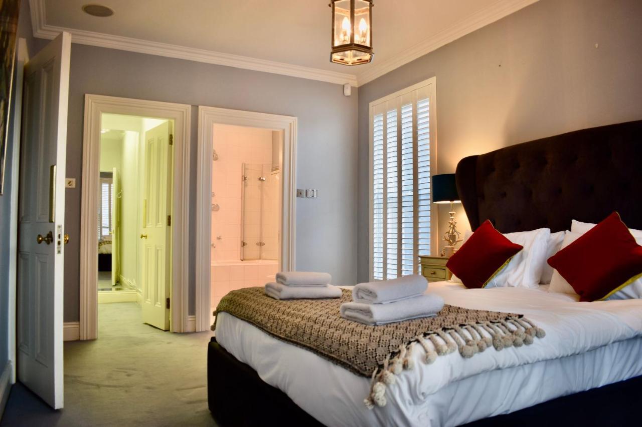 Refurbished Traditional Townhouse Holiday home *
