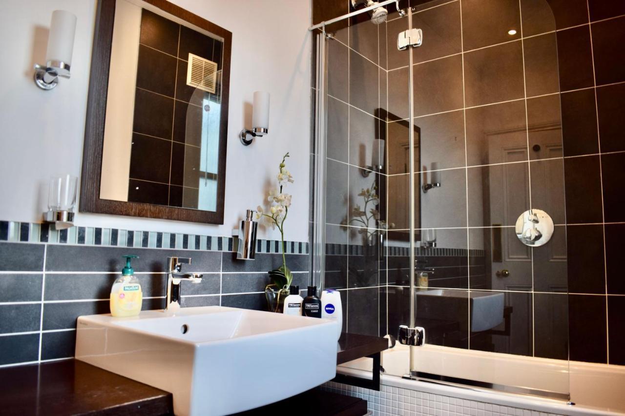 Refurbished Traditional Townhouse Holiday home *