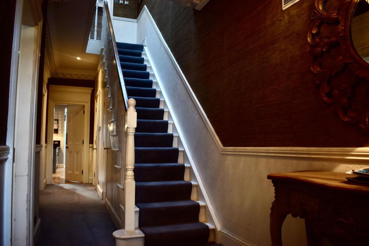 Refurbished Traditional Townhouse Holiday home *