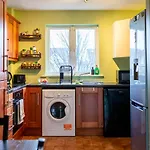 Orchard Way, Shared Apartment With An Amazing Double Bedroom With Ensuite