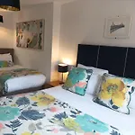 Tom Dick And Harriet\'S Accommodation