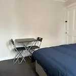 Superb Triple Room Near Croke Park - 5