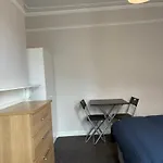 Superb Triple Room Near Croke Park - 5