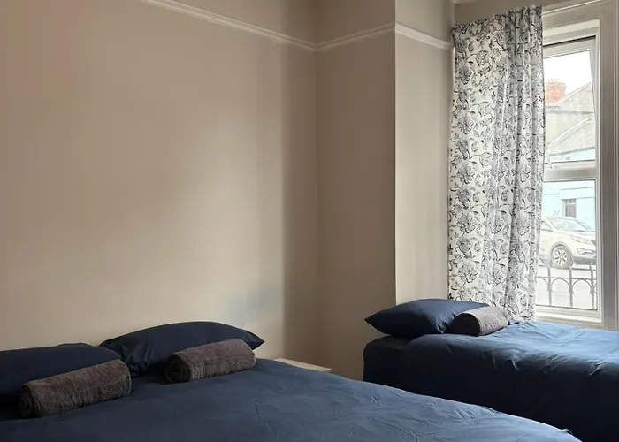 Superb Triple Room Near Croke Park - 5