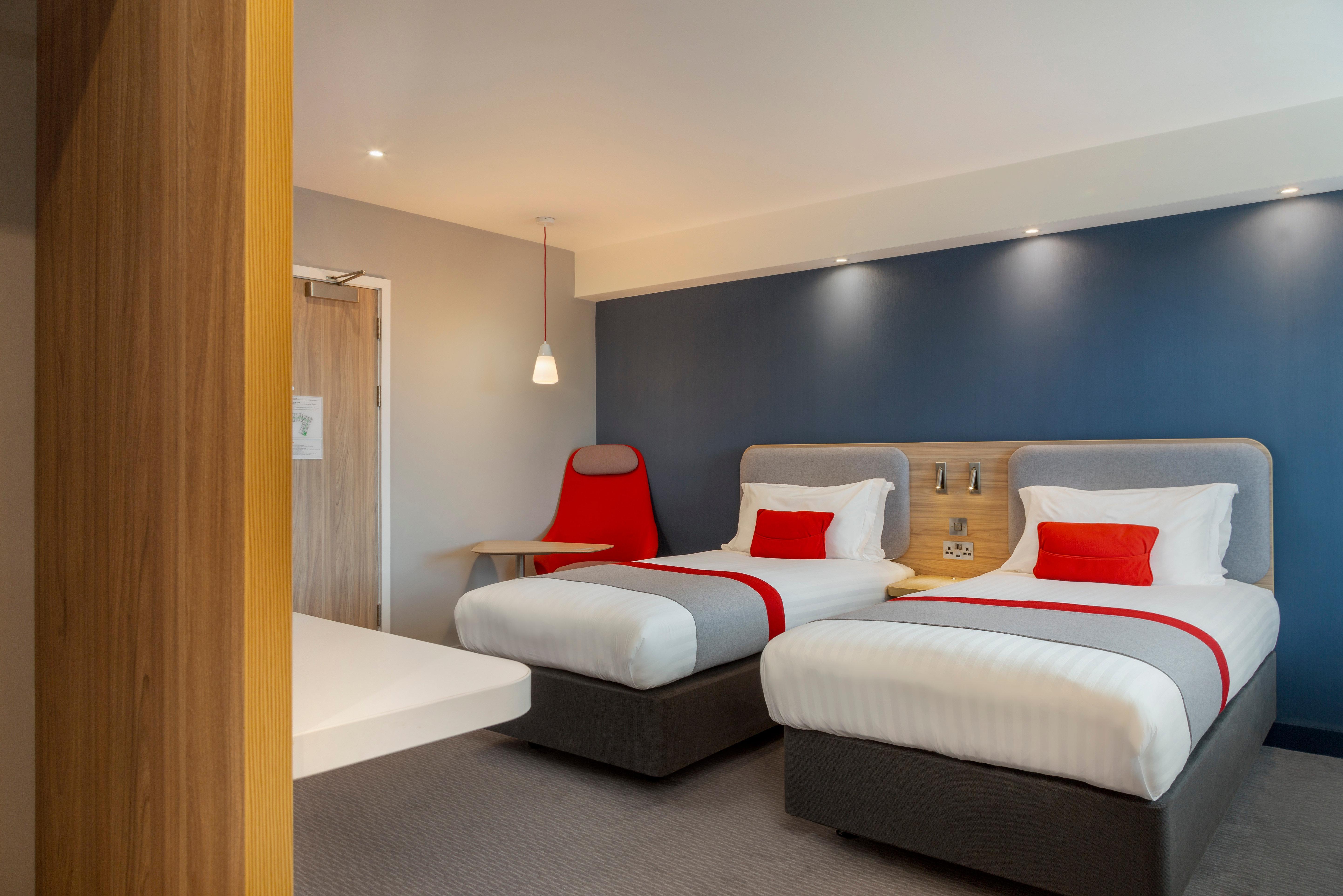 Express Centre By Ihg Hotel 3*