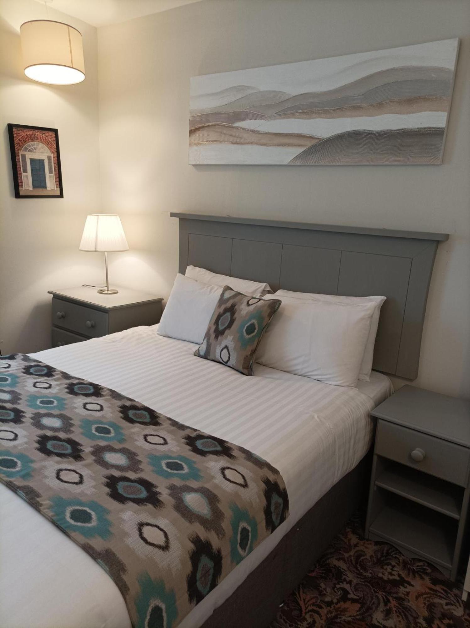 Guest house Tom Dick And Harriet's 3*