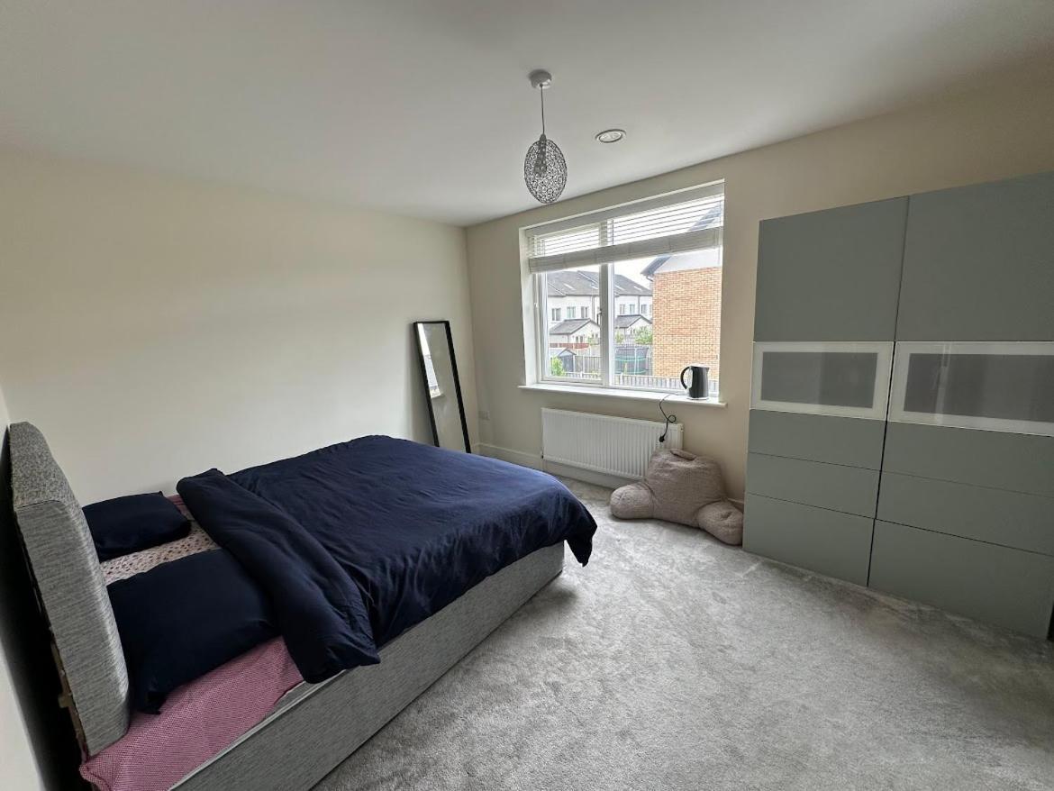 Pvt Room With Direct Train To City Center 25 Mins *