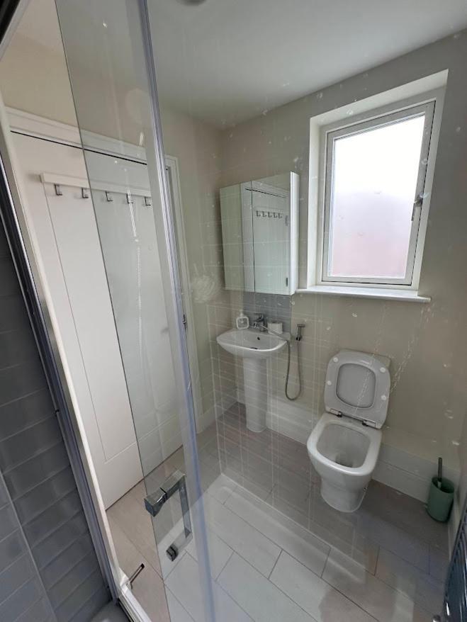 Pvt Room With Direct Train To City Center 25 Mins Homestay
