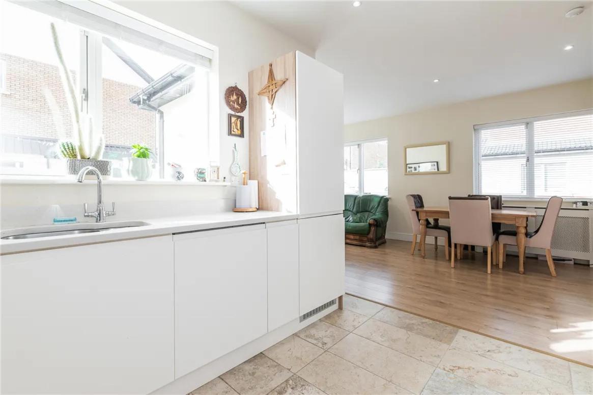 Pvt Room With Direct Train To City Center 25 Mins Dublin