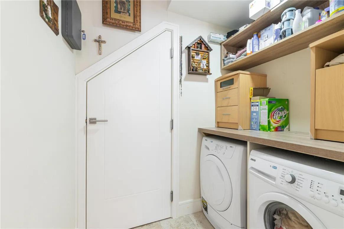 Pvt Room With Direct Train To City Center 25 Mins * Dublin