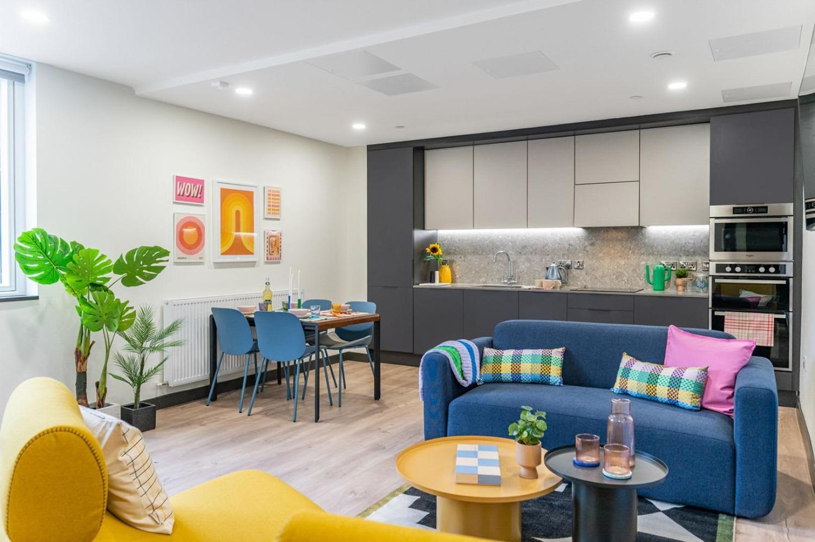 Apartment Students Only Experience Modern Comfort In A Brand New Located In The Heart Of *