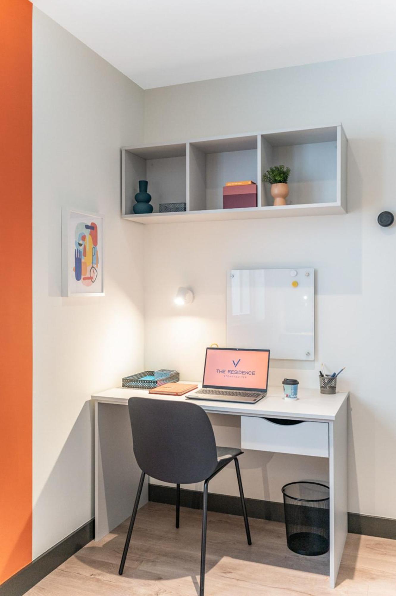 Apartment Students Only Experience Modern Comfort In A Brand New Located In The Heart Of
