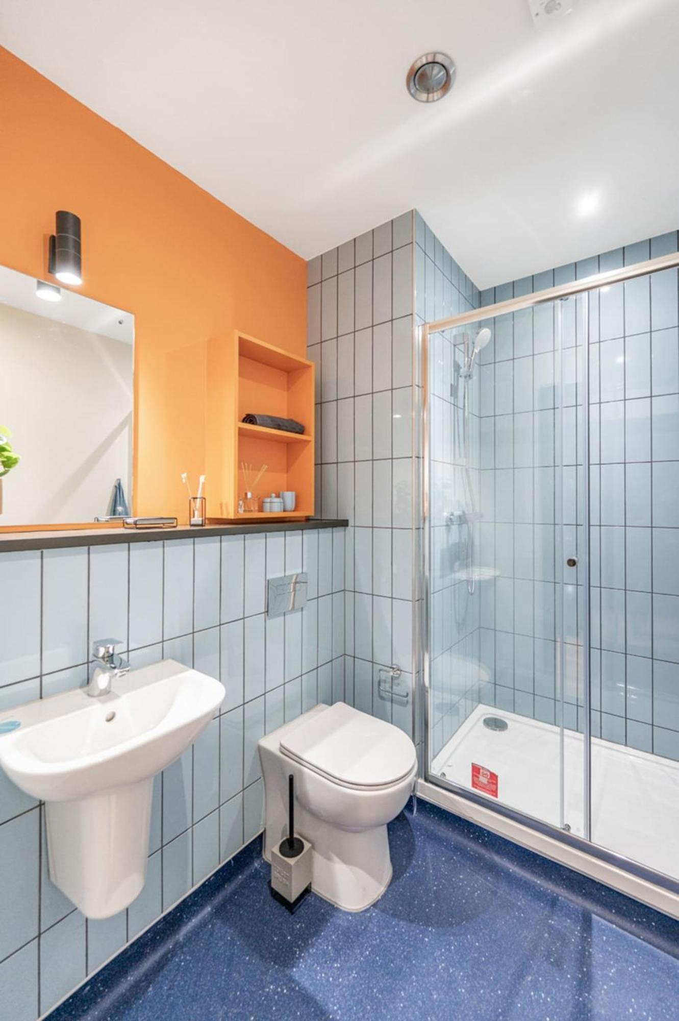 Students Only Experience Modern Comfort In A Brand New Located In The Heart Of Apartment *