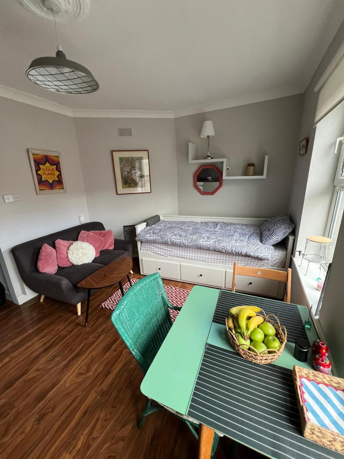 Charming Centre Hideaway Apartment *