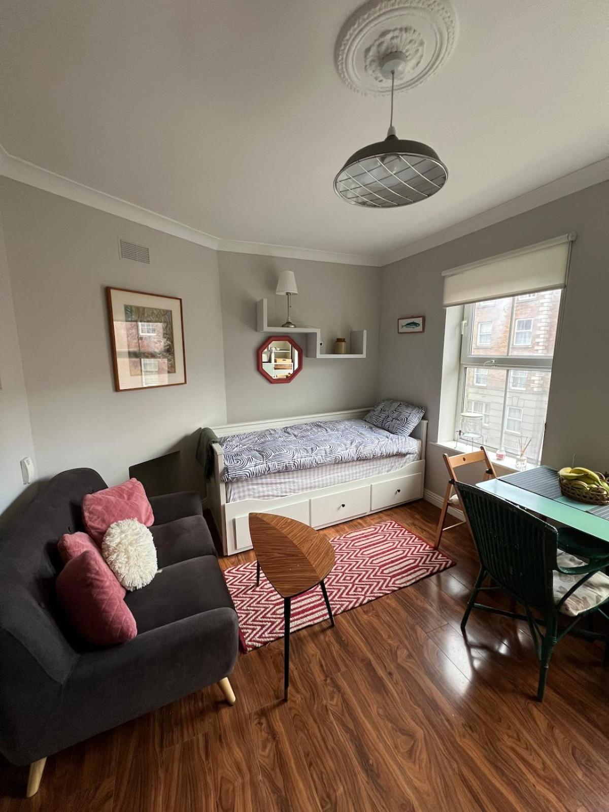 Apartment Charming Centre Hideaway