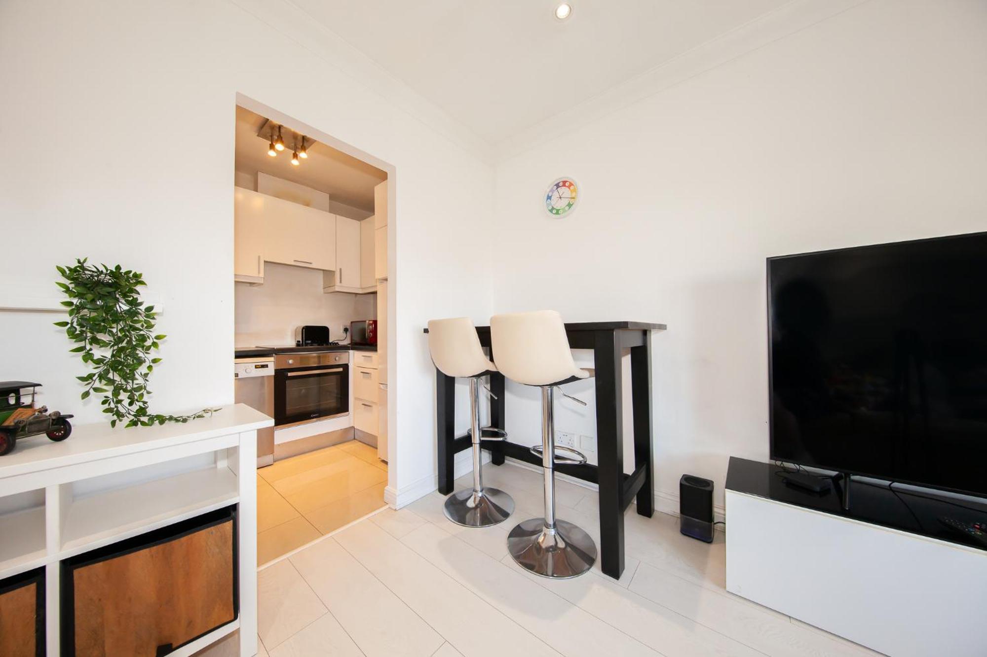Stylish And Trendy 2br Near Centre *