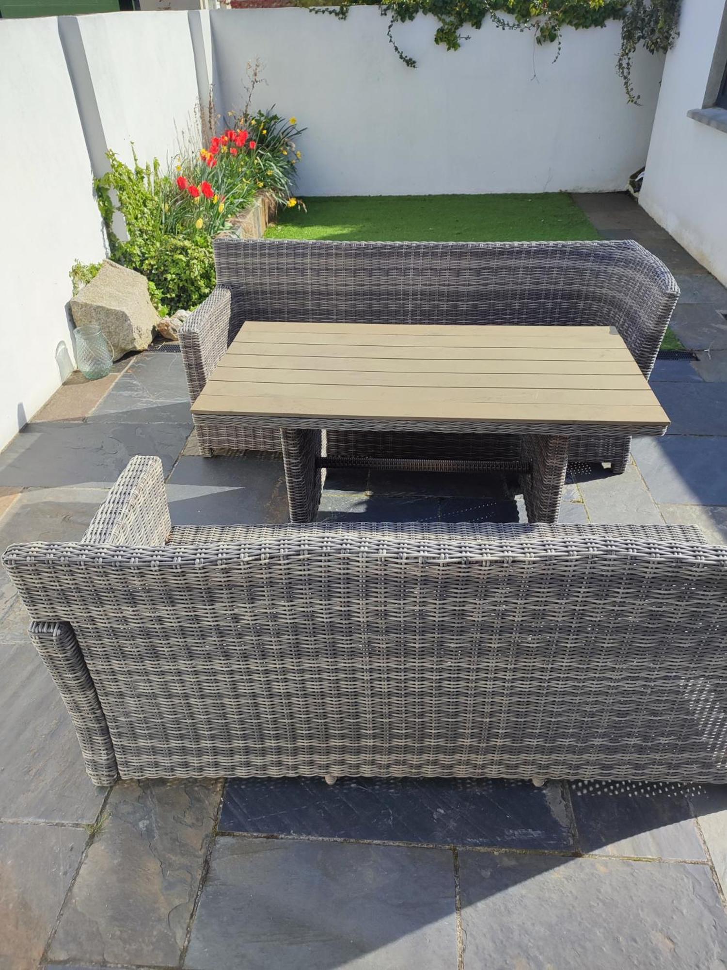 4 Bed Modern Spacious House South