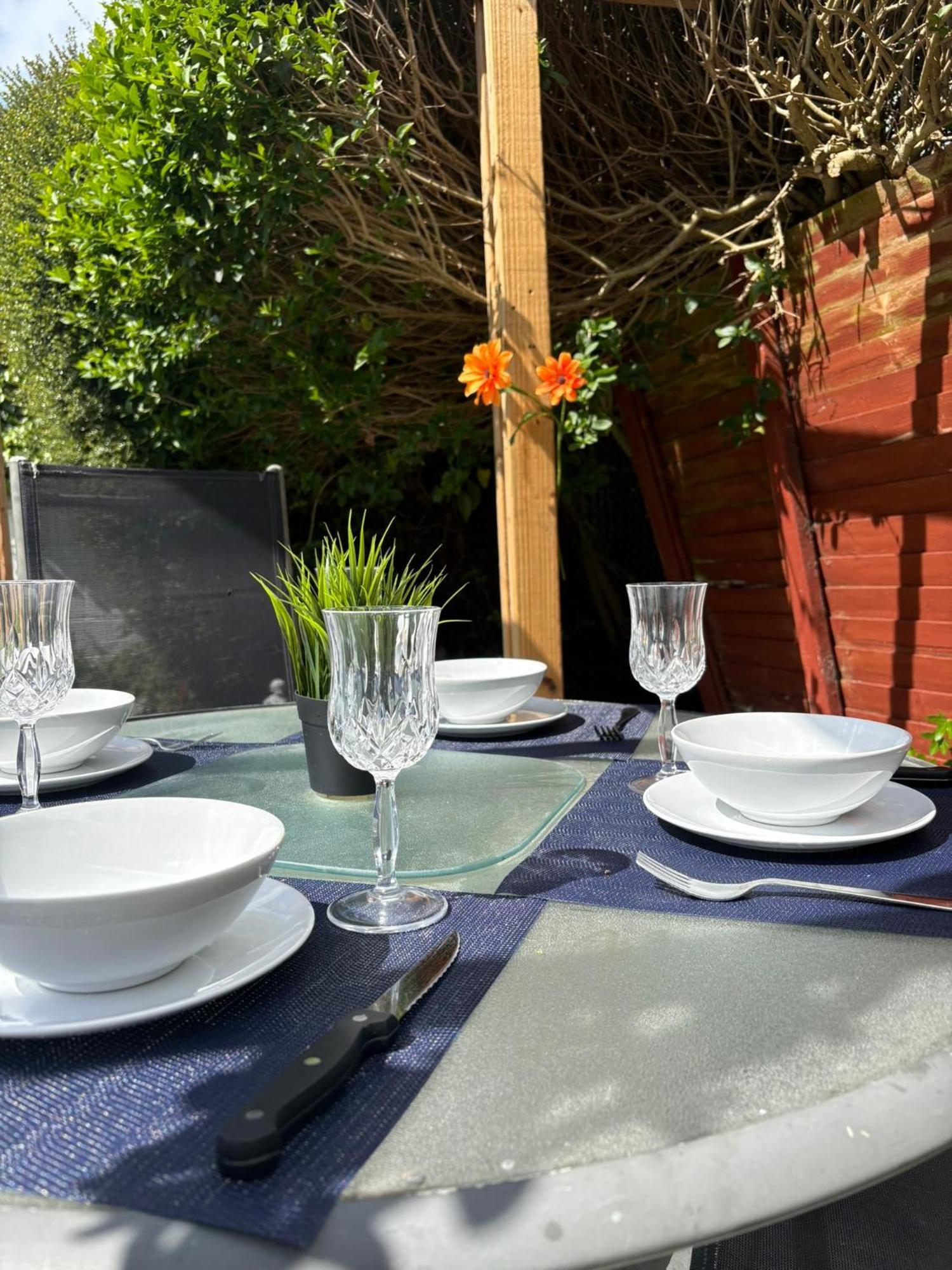 Superb Triple Near Airport - 4 Guest house