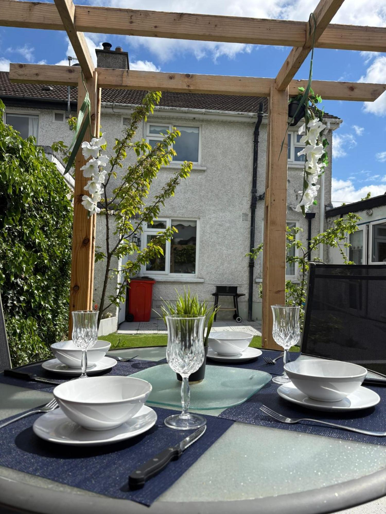 Guest house Superb Triple Near Airport - 4 Dublin
