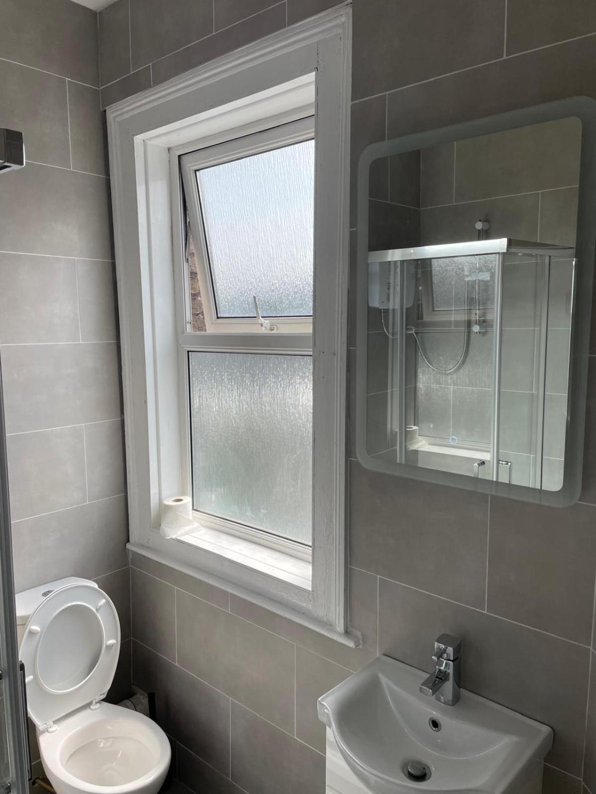 Superb Triple Near Croke Park - 5 Guest house *