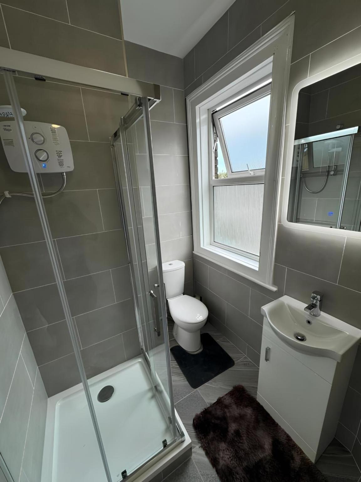 Superb Triple Near Croke Park - 5 Guest house