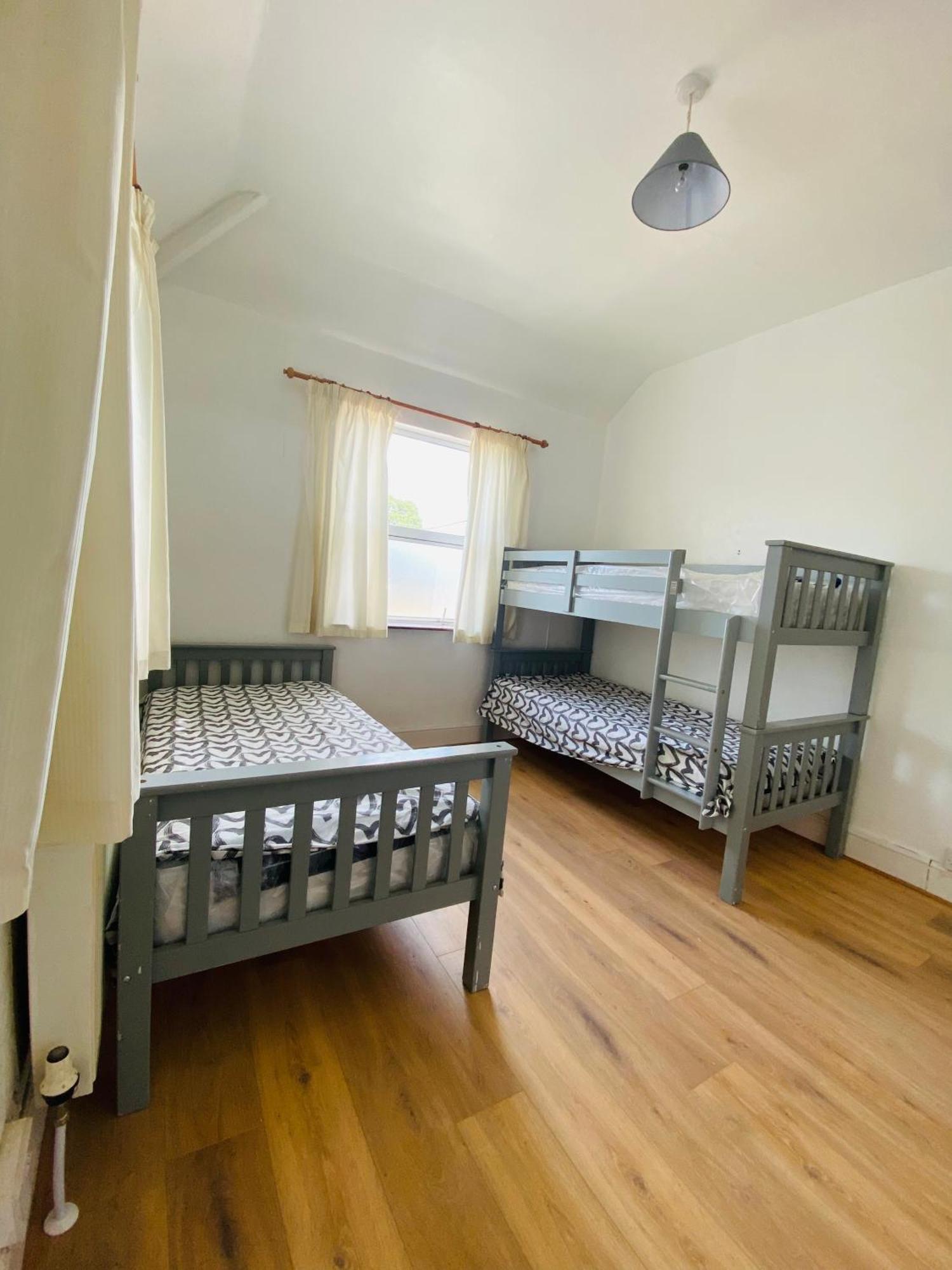 Lovely Bed Close To Center