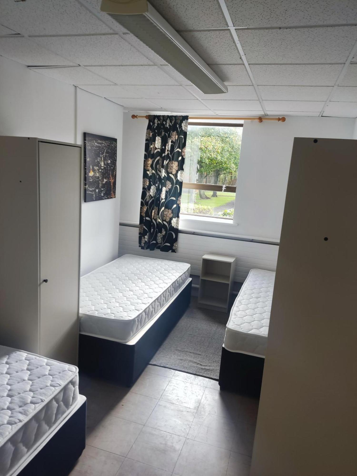 Simple & Comfortable 2 Beds Shared Apartment