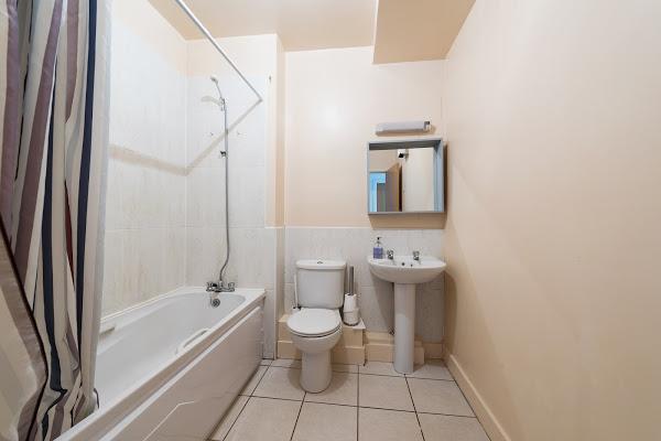 Apartment Bradogue Court *