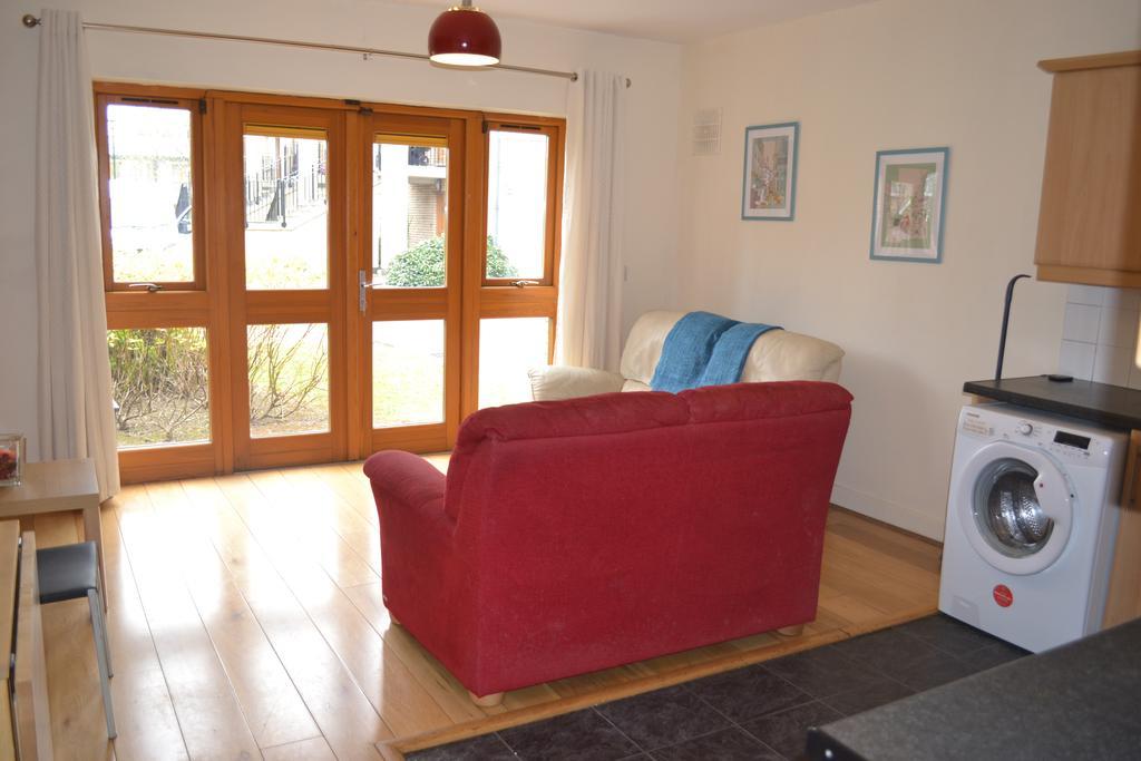 Apartment Bradogue Court *