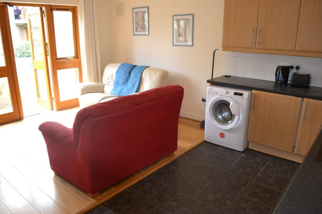 Apartment Bradogue Court *