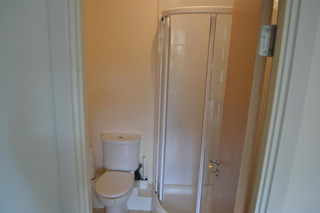 Apartment Bradogue Court *