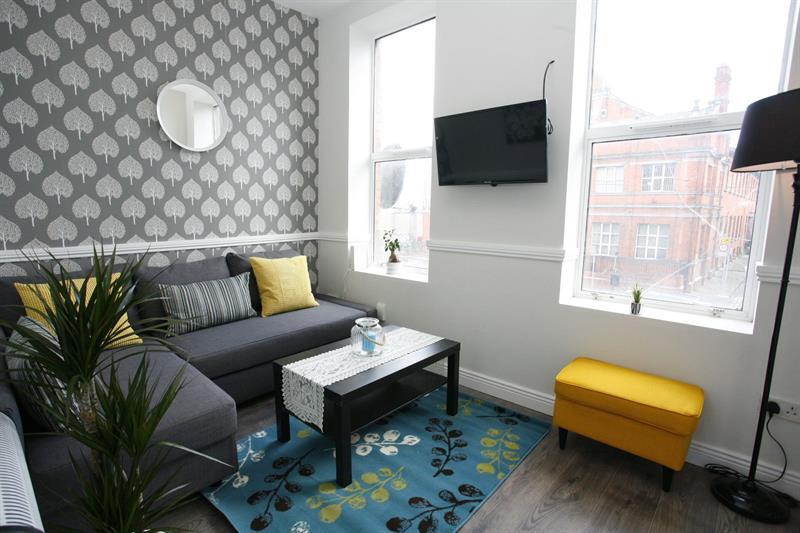 Short Let Direct - Amiens Street D1 Apartment *