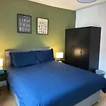 Modern & Spacious Central Apt