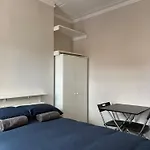 Superb Triple Room Near Croke Park - 1