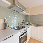 2 Bedroom Rooftop Apartment In Temple Bar Sleeps 6