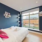 2 Bedroom Rooftop Apartment In Temple Bar Sleeps 6