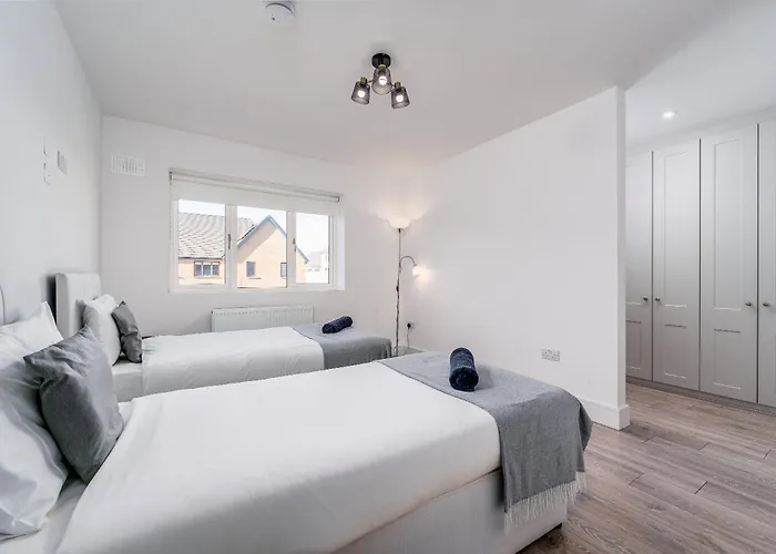 Citywest Contractor Housing - Sleeps 5