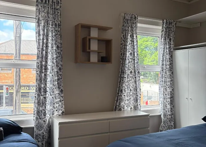 Superb Triple Room Near Croke Park - 1