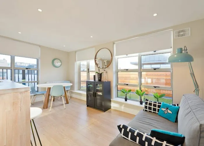 2 Bedroom Rooftop Apartment In Temple Bar Sleeps 6