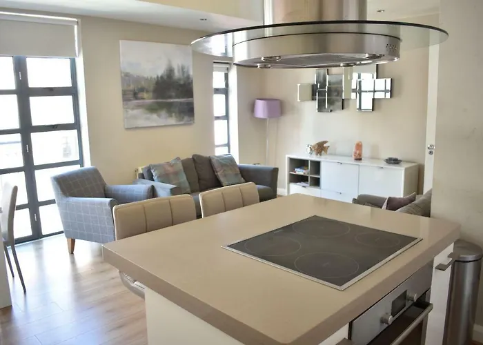 3 Bedroom Mezzanine Apartment In Temple Bar