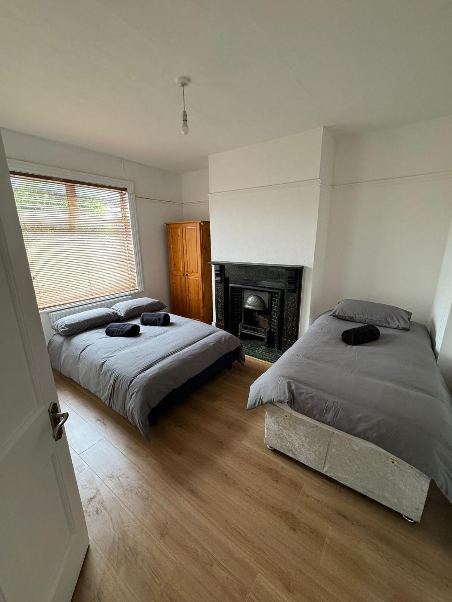 Very Nice Triple At 2 Iveragh Rd-5 Guest house *