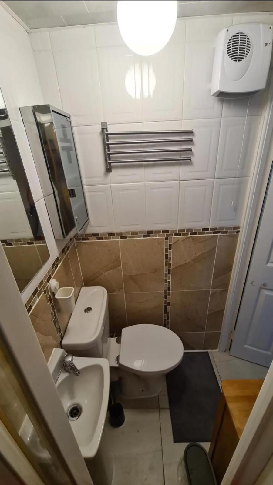 Entire In 3 Apartment *