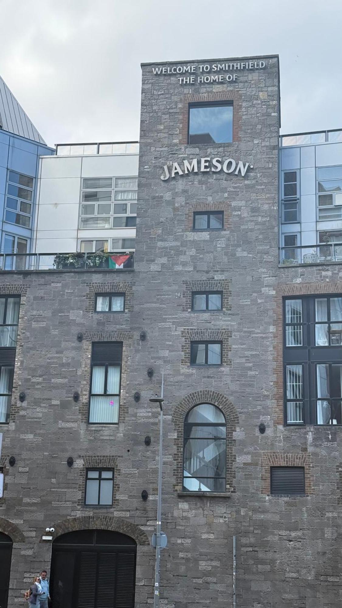 Cozy Double In Vibrant Smithfield Dublin