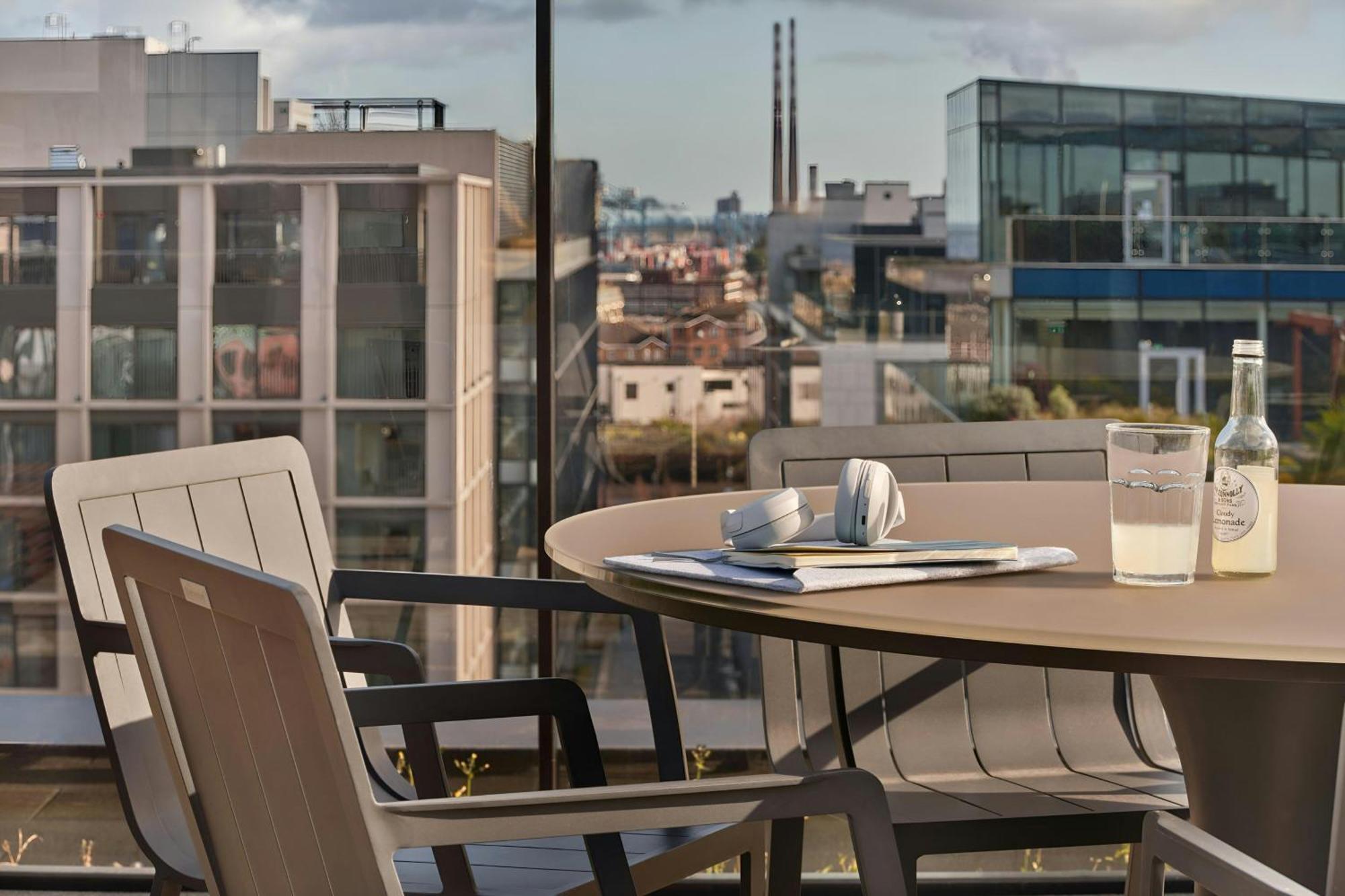 Sonder By Marriott Bonvoy Britain Quay Grand Canal Square Dublin