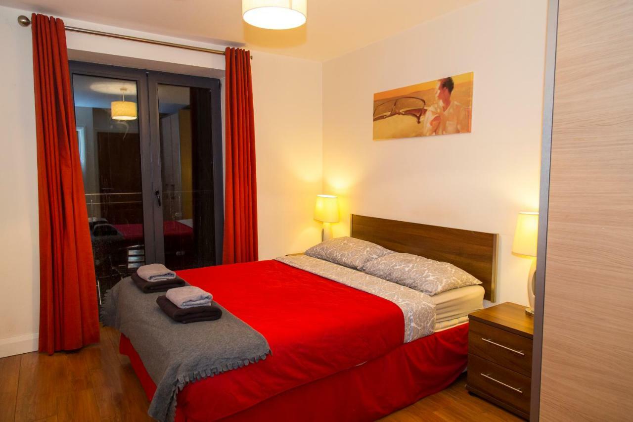 Spacous Escape 3br Ensuited Free Parking Apartment Dublin