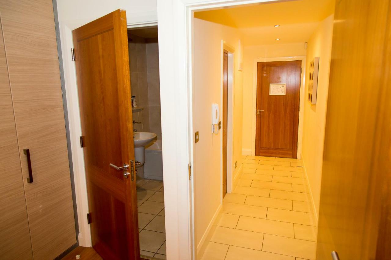 Spacous Escape 3br Ensuited Free Parking Dublin